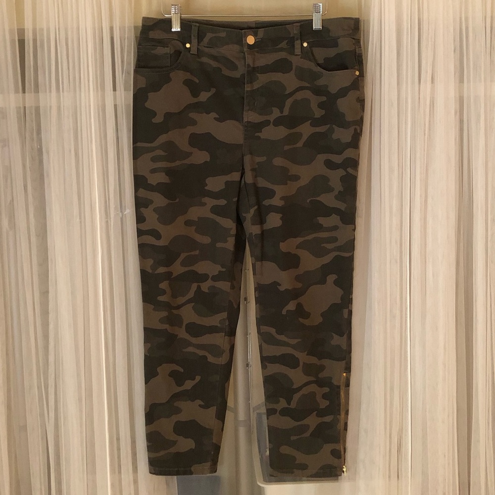 Chico’s Black Label Collection Camo Ankle Jeans 2P